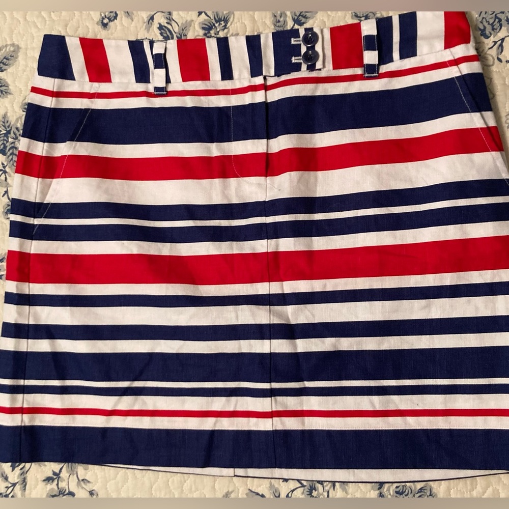 4bundle women's size M, 2 skirts 2 shorts, VINEYARDVINES-TOMMYHILFIGER-PATAGONIA